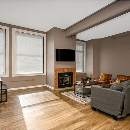2 Bath Prkg+Gym+Sauna Perk Plaza +30 Day Cleveland Dış mekan fotoğraf