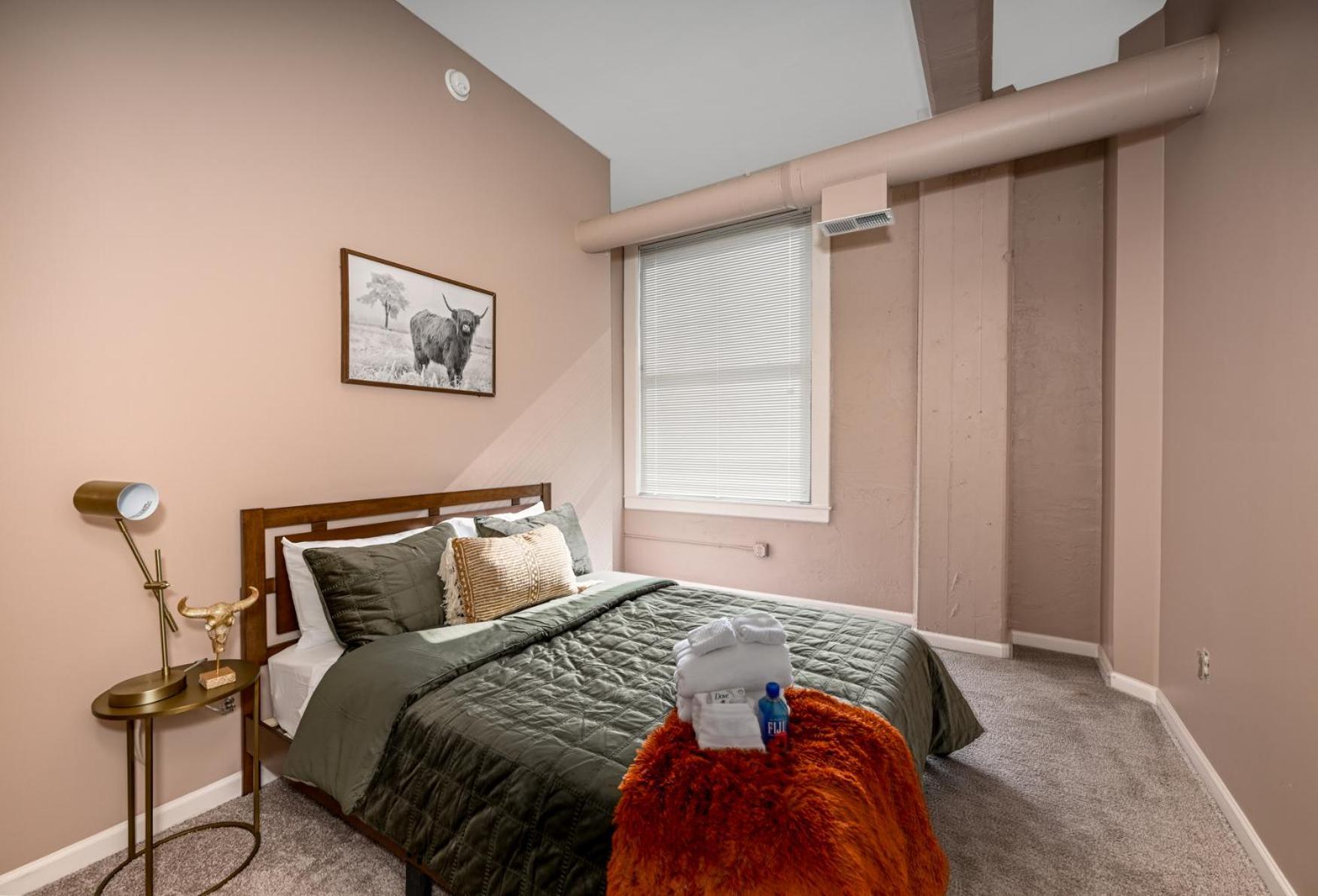 2 Bath Prkg+Gym+Sauna Perk Plaza +30 Day Cleveland Dış mekan fotoğraf