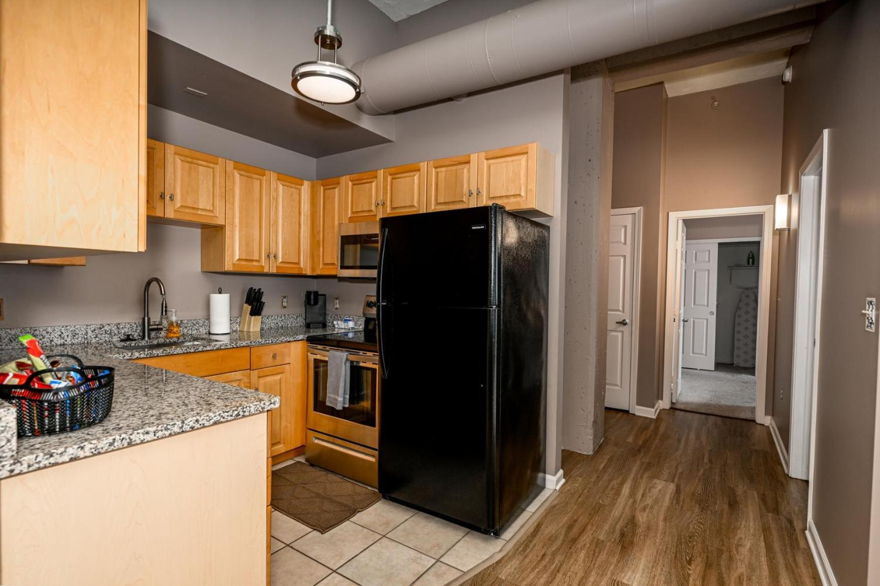 2 Bath Prkg+Gym+Sauna Perk Plaza +30 Day Cleveland Dış mekan fotoğraf