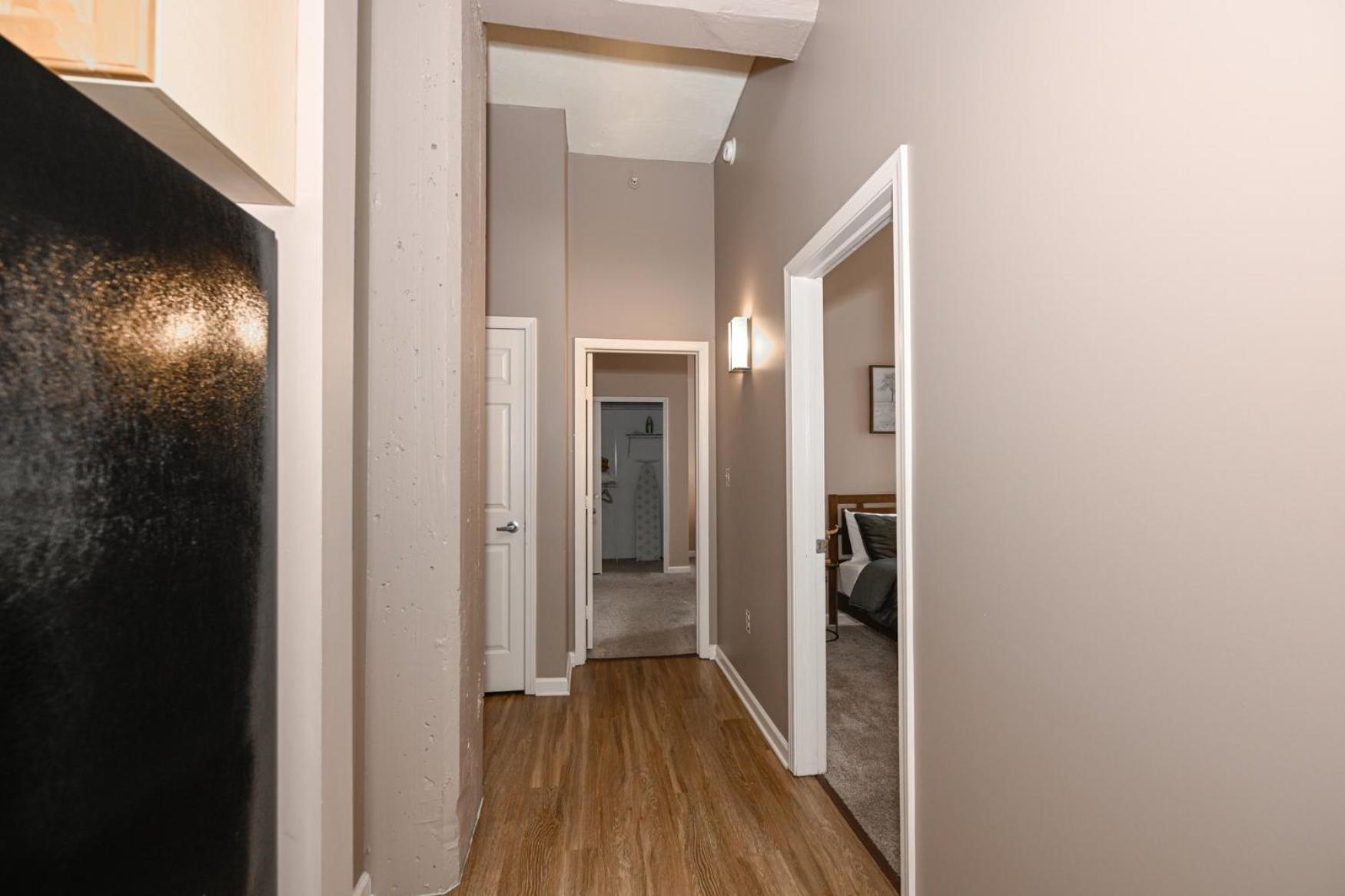 2 Bath Prkg+Gym+Sauna Perk Plaza +30 Day Cleveland Dış mekan fotoğraf