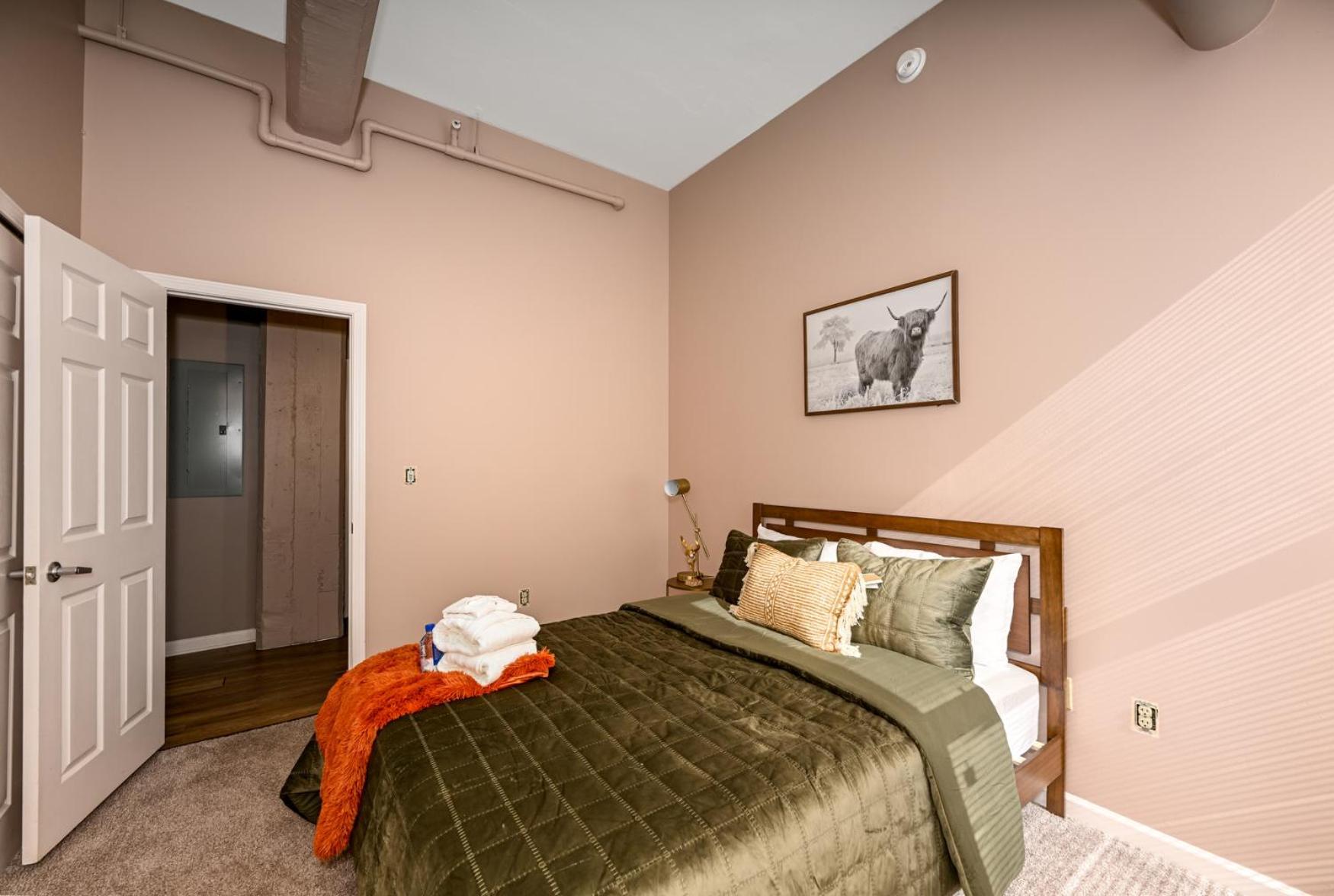 2 Bath Prkg+Gym+Sauna Perk Plaza +30 Day Cleveland Dış mekan fotoğraf