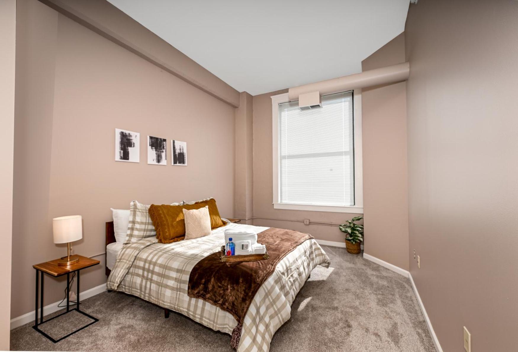 2 Bath Prkg+Gym+Sauna Perk Plaza +30 Day Cleveland Dış mekan fotoğraf