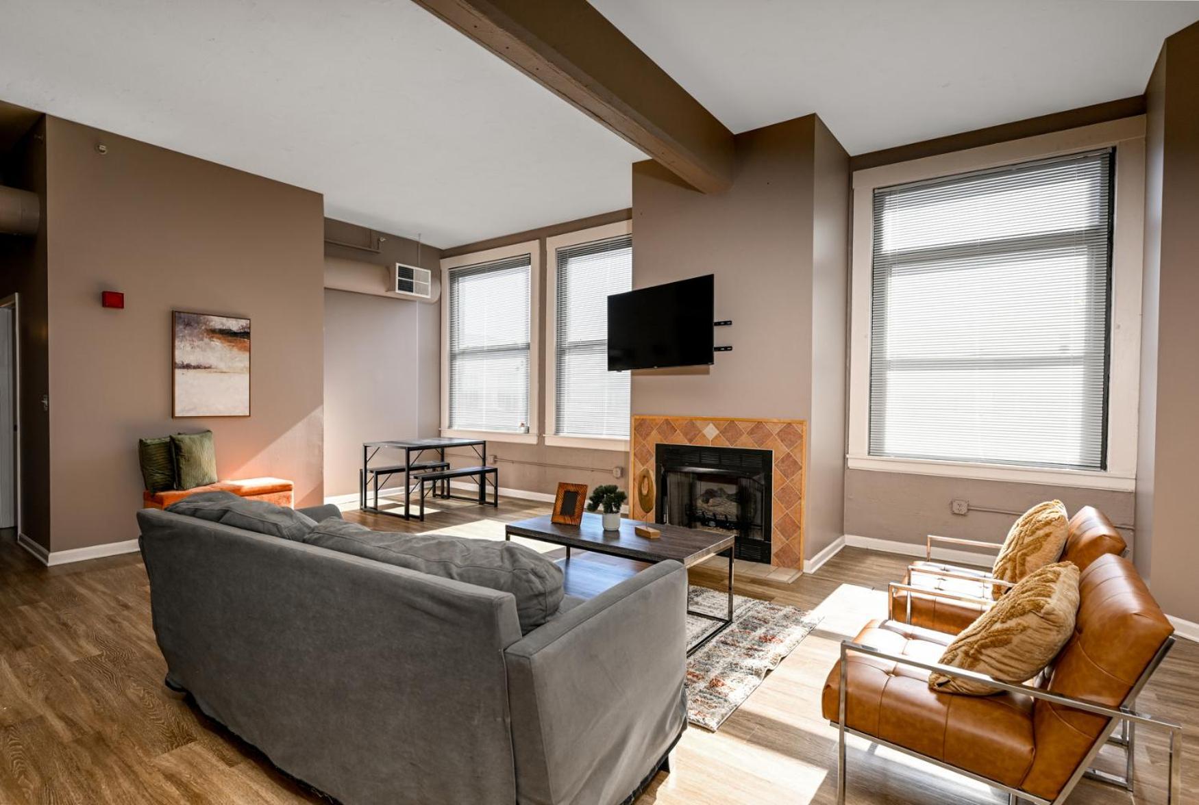 2 Bath Prkg+Gym+Sauna Perk Plaza +30 Day Cleveland Dış mekan fotoğraf